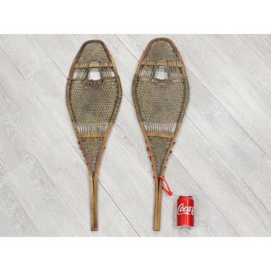 Authentic Vintage Pair of Used Snowshoes (47-90-G3475) Y8U