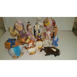 Set of 18 pieces Christmas Manger Figurines Excellent condition