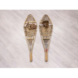 Authentic Vintage Pair of Used Snowshoes (47-90-G3474) Y8U