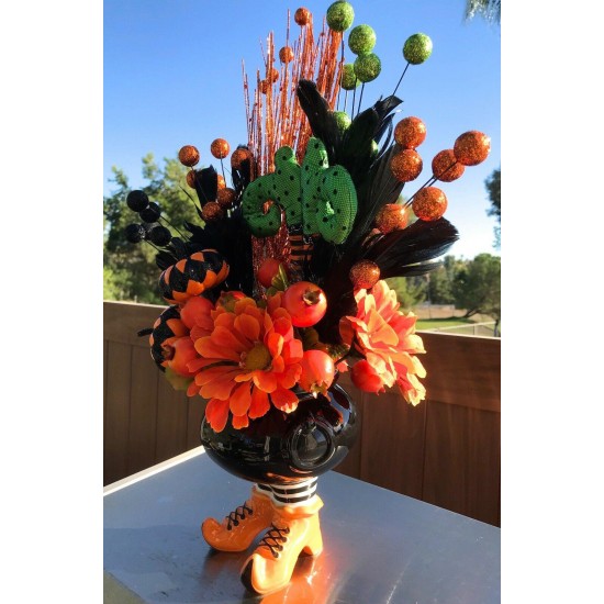 FANCY HALLOWEEN CENTERPIECE CAULDRON WITCH LEGS PUMPKIN TABLE DECOR