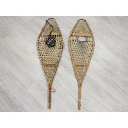 Authentic Vintage Pair of Used Snowshoes (47-90-G3459) Y8U