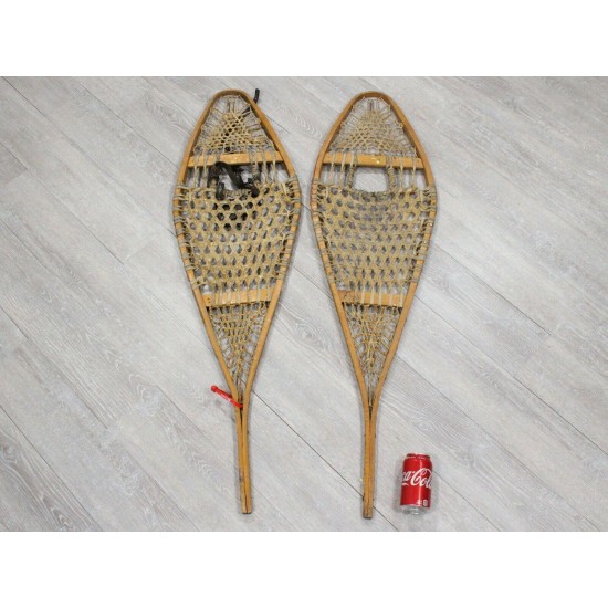 Authentic Vintage Pair of Used Snowshoes (47-90-G3459) Y8U