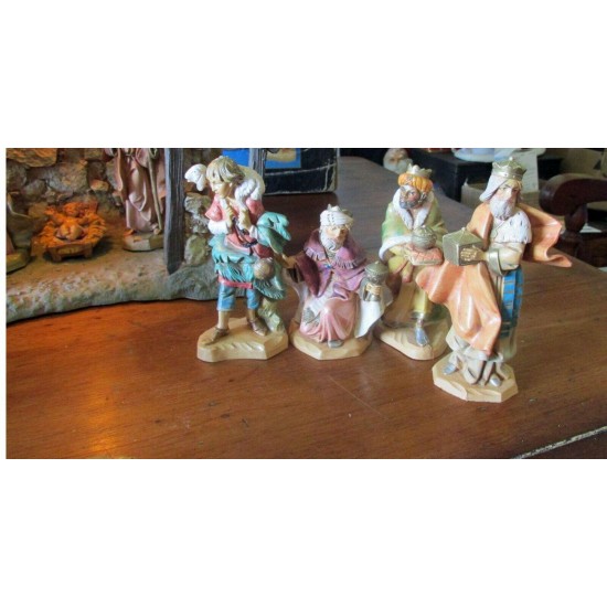 Fontanini By Roman 16 Piece 5" Figures With Lighted Manger ...