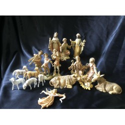 18 Piece Manger Made in Italy Plastic/Resin Christmas Decor Nativity Set Crèche