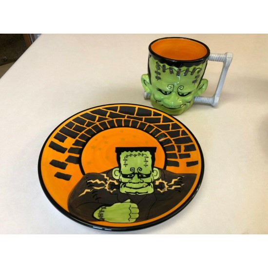 Pfaltzgraff 2009 Happy Halloween Plates 3D Embossed Mugs, Set of 4