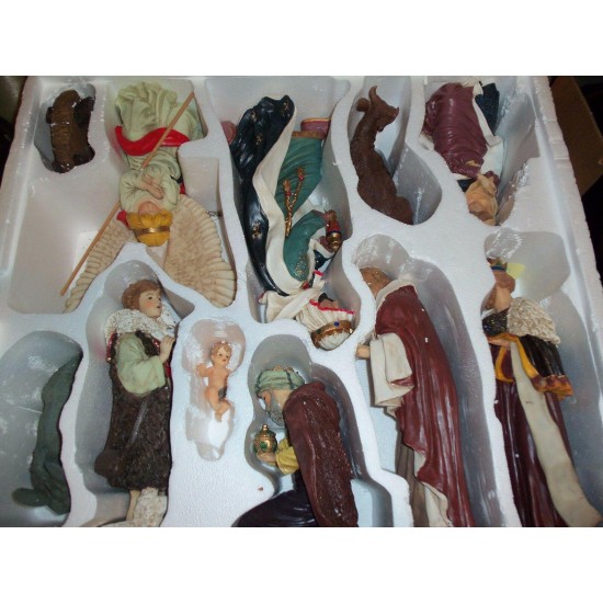 11 PIECE NATIVITY SET